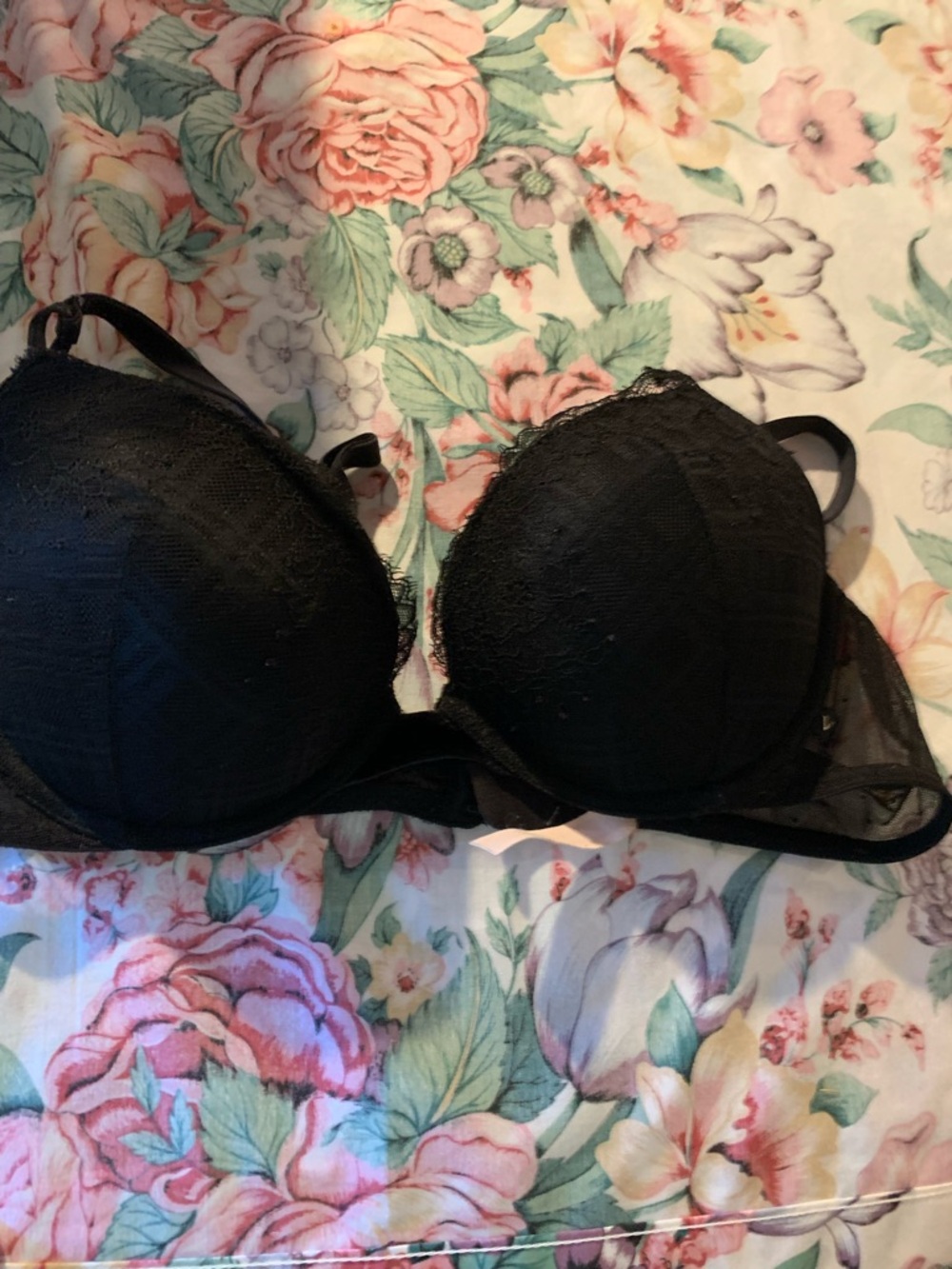 Victoria Secret Black Lace Push-Up Bra - Women's Intimates Size 36 C